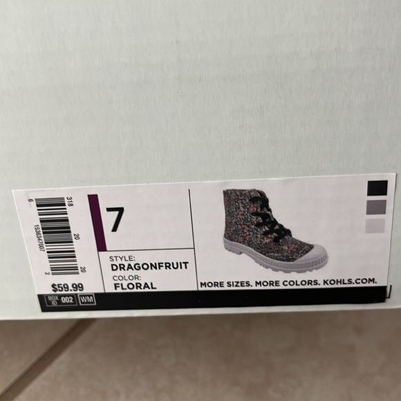 SO® Dragonfruit Women's Ankle Boots
by SO - Picture 7 of 7